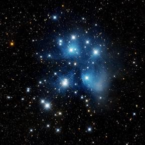 M45 Plejaden offener Sternhaufen im Stier